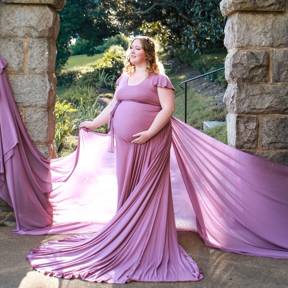 J&L Designs Boutique Paisley style Maternity Photo Gown With Throwing Train - Picture 3 of 6
